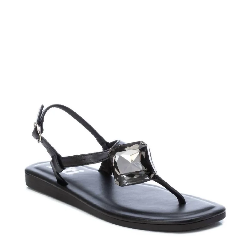 Women's Flat Sandals In Black